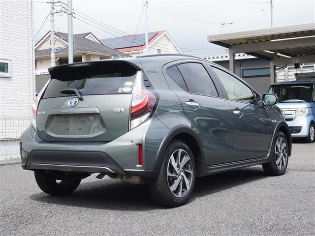 Car thumbnail 3