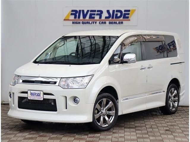 MITSUBISHI DELICA D:5 4WD
