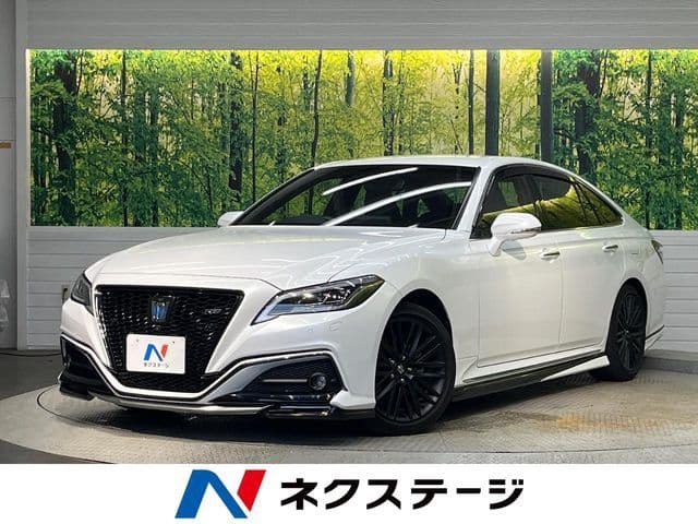 TOYOTA CROWN sedan hybrid