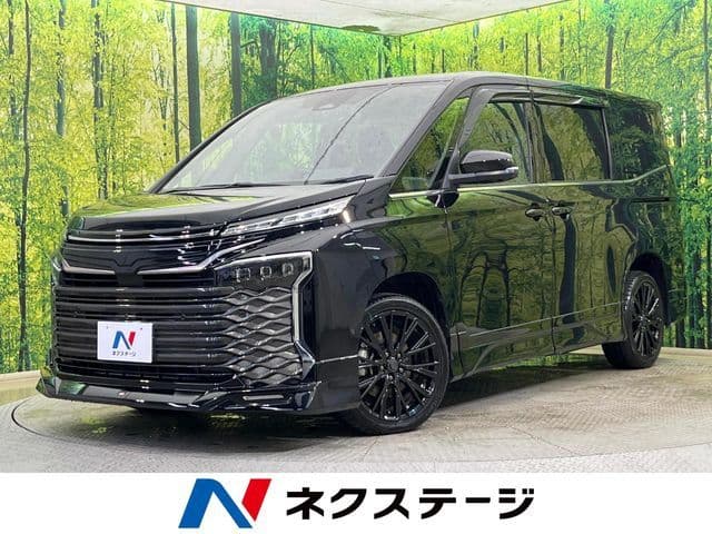 TOYOTA VOXY HYBRID 4WD