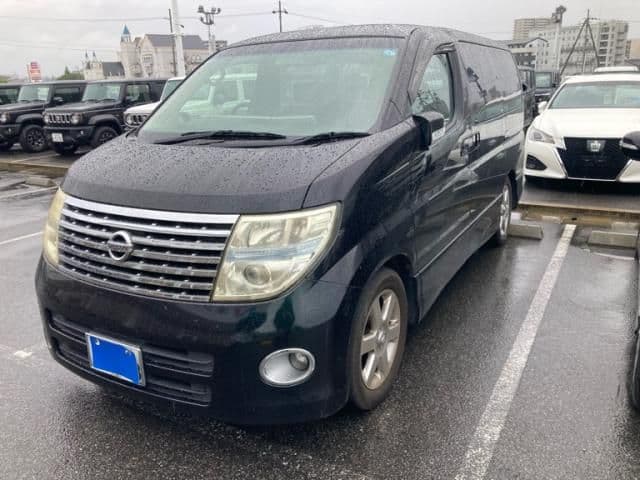 NISSAN ELGRAND  4WD
