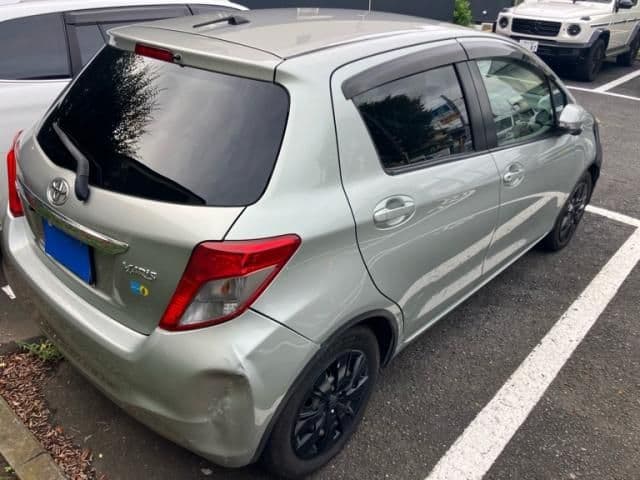 Car thumbnail 3