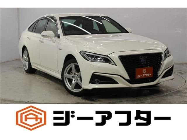 TOYOTA CROWN sedan hybrid 4WD