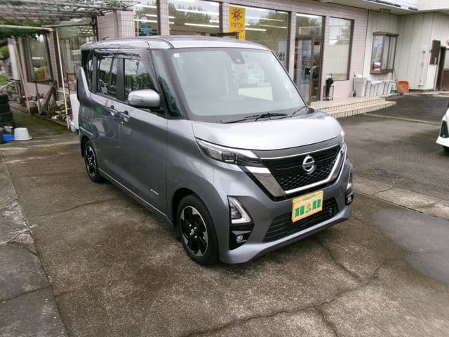 NISSAN ROOX