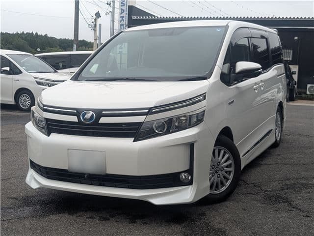TOYOTA VOXY HYBRID