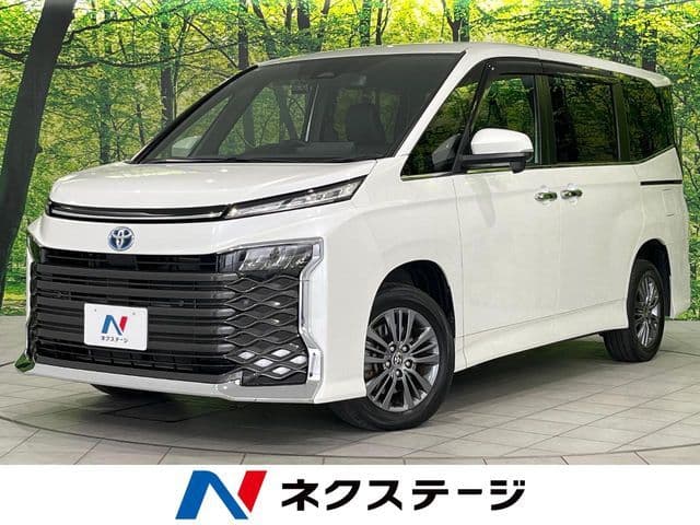 TOYOTA VOXY HYBRID 4WD
