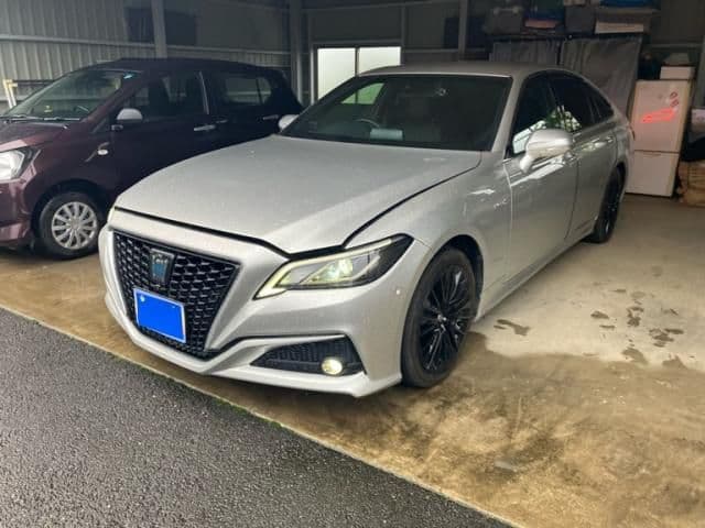 TOYOTA CROWN sedan hybrid