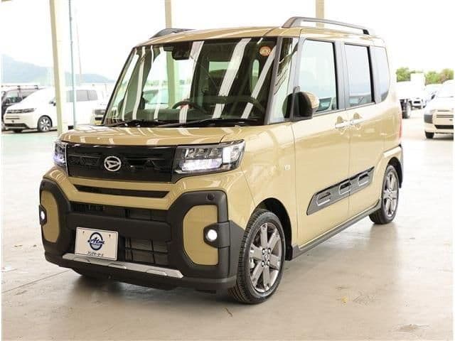DAIHATSU TANTO FAN CROSS