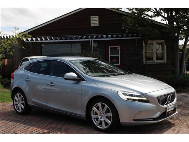 VOLVO VOLVO V40