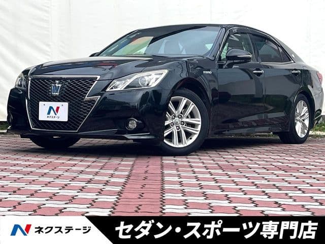 TOYOTA CROWN sedan hybrid