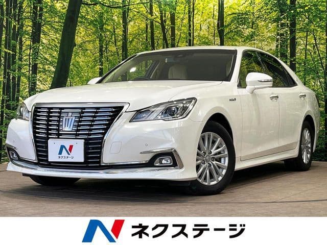 TOYOTA CROWN sedan hybrid