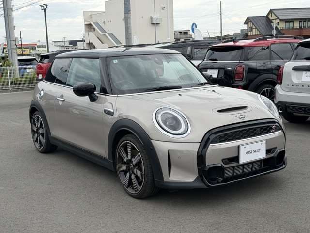 Car thumbnail 3