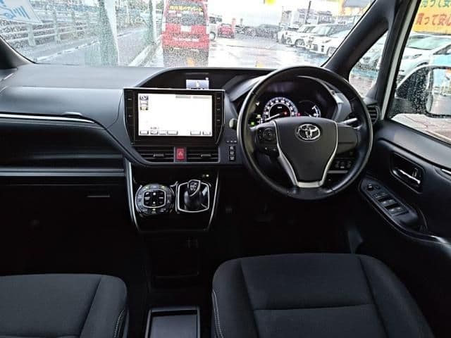 Car thumbnail 3