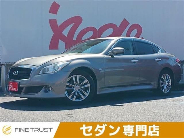 NISSAN FUGA