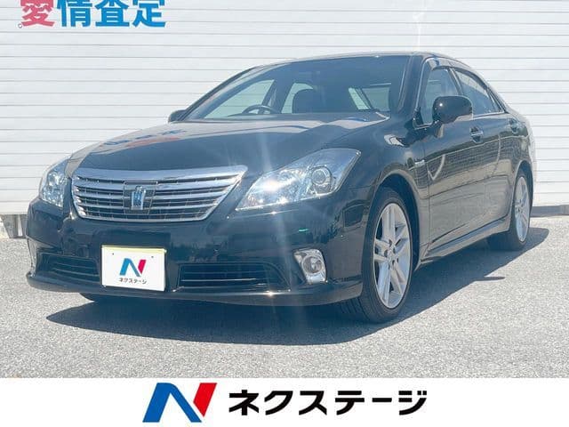TOYOTA CROWN sedan hybrid