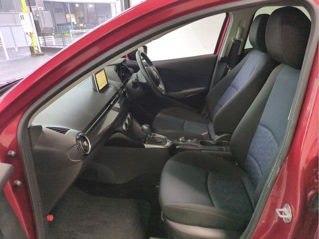 Car thumbnail 4