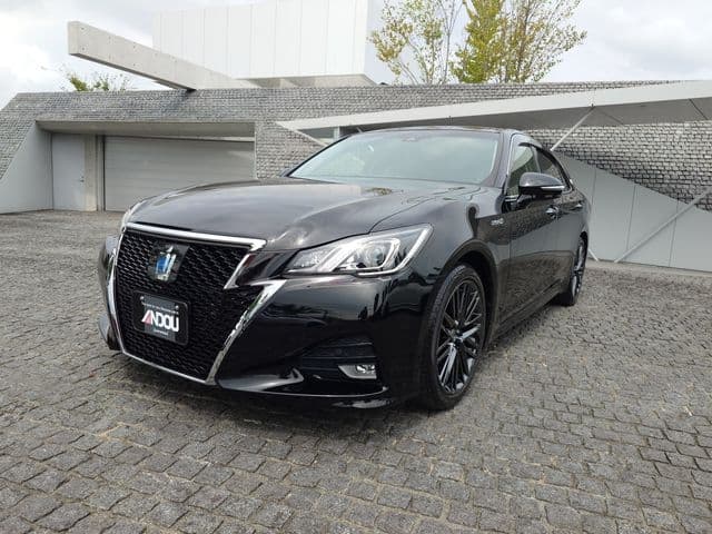 TOYOTA CROWN sedan hybrid