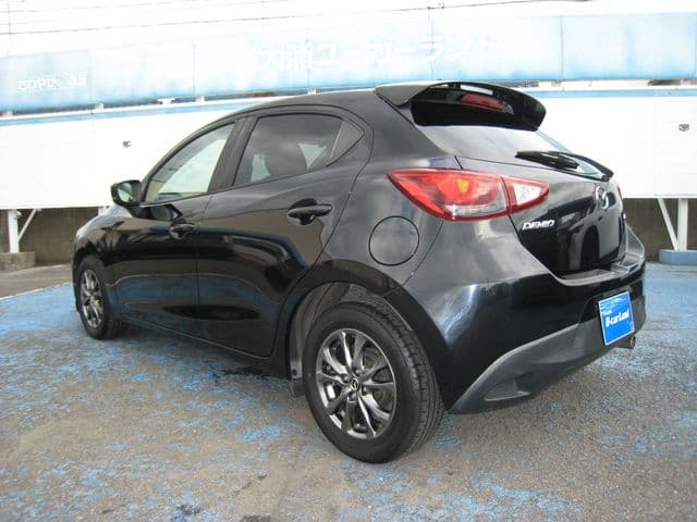 Car thumbnail 3