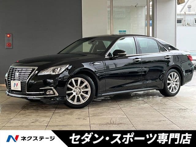 TOYOTA CROWN sedan hybrid