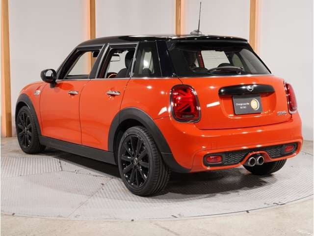 Car thumbnail 2