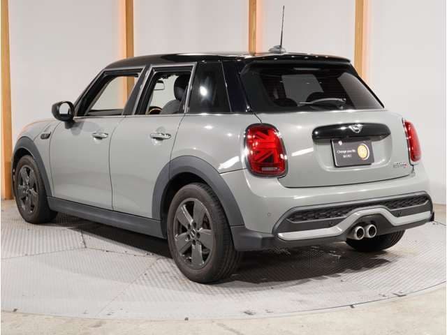 Car thumbnail 2