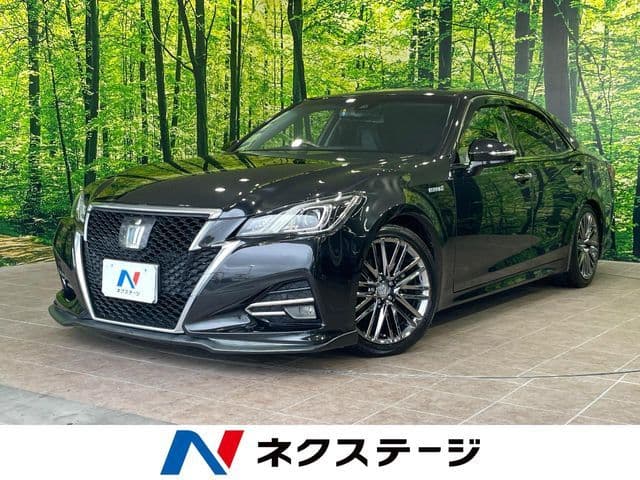 TOYOTA CROWN sedan hybrid