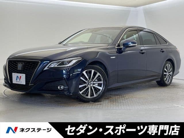 TOYOTA CROWN sedan hybrid