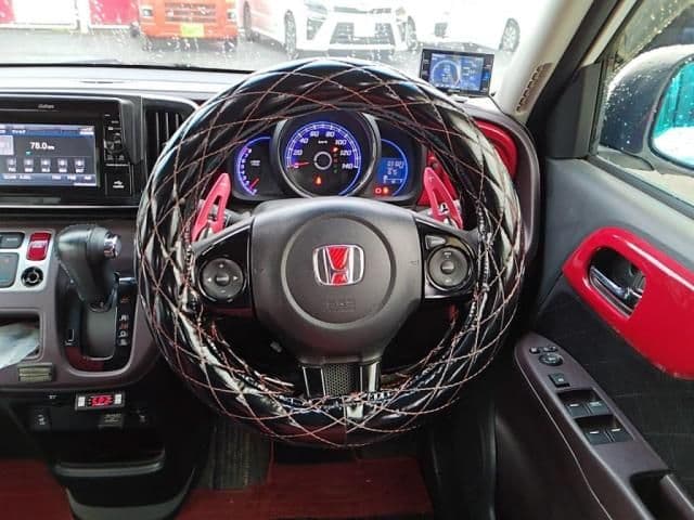 Car thumbnail 3
