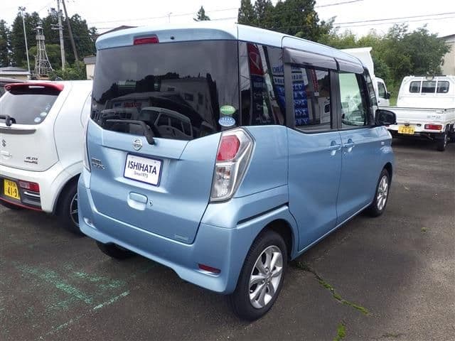 NISSAN