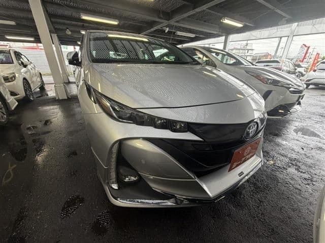 TOYOTA PRIUS PHV