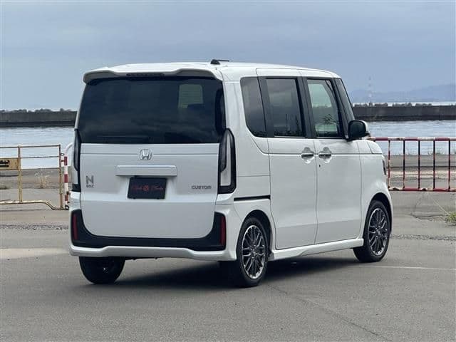 Car thumbnail 3