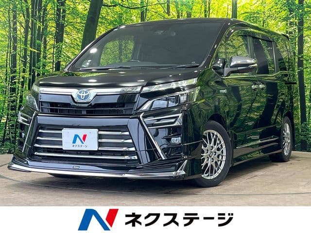TOYOTA VOXY HYBRID