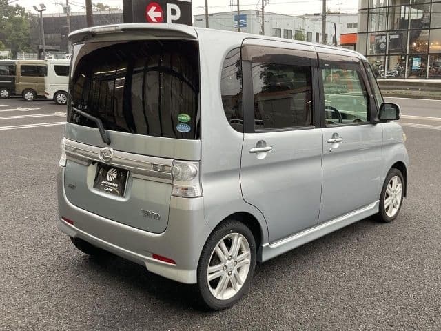 Car thumbnail 3