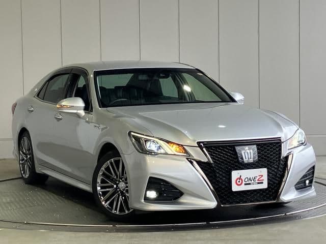 TOYOTA CROWN sedan hybrid