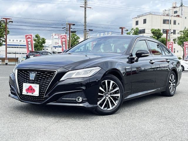 TOYOTA CROWN sedan hybrid