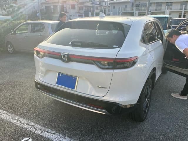 Car thumbnail 3