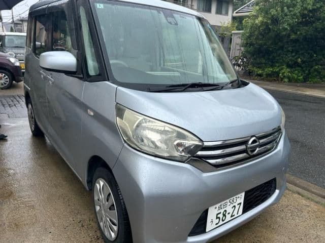 NISSAN DAYZ ROOX