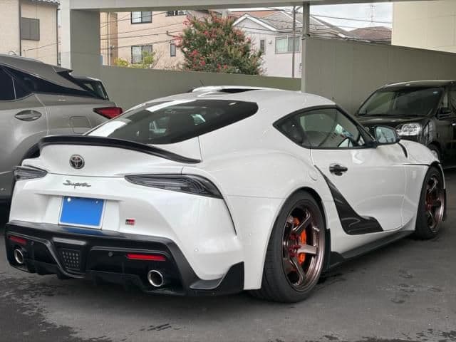 Car thumbnail 3