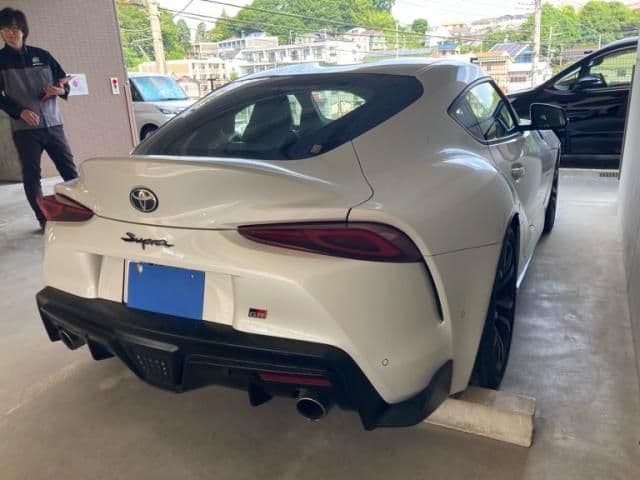 Car thumbnail 3