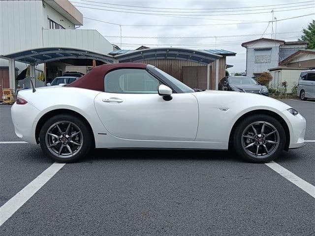 Car thumbnail 4