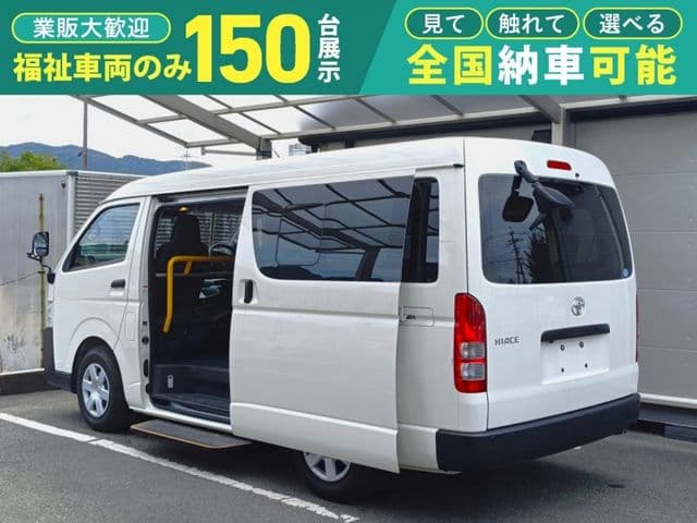 TOYOTA HIACE wagon