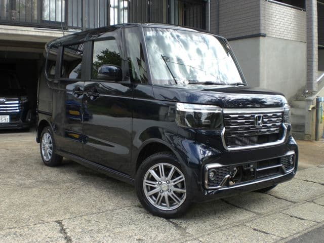 HONDA N BOX CUSTOM 4WD
