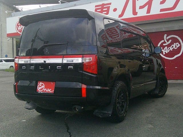 Car thumbnail 3