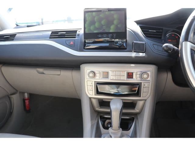 Car thumbnail 4