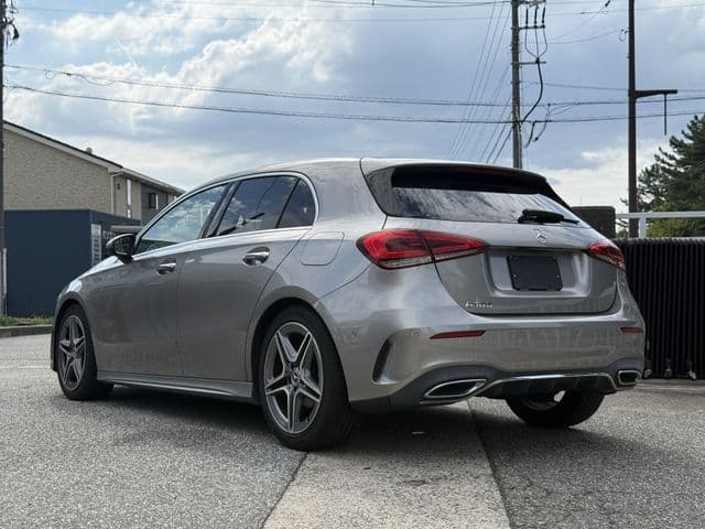 Car thumbnail 3