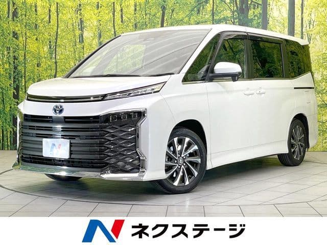 TOYOTA VOXY HYBRID
