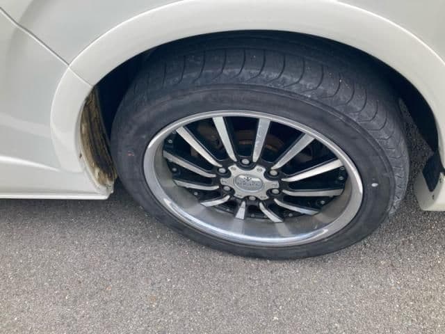 Car thumbnail 3