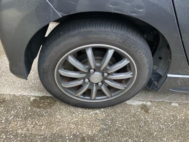 Car thumbnail 4