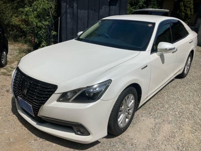 TOYOTA CROWN sedan hybrid