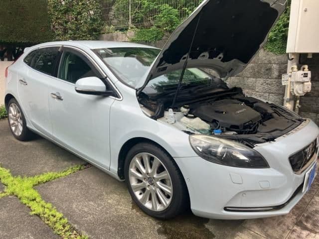 VOLVO VOLVO V40